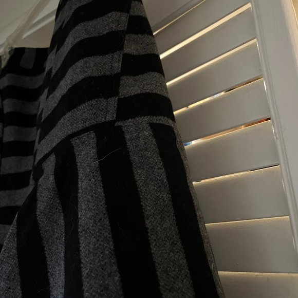 Skater Skirt Gray Black striped wool blend lined Size 4 - Picture 7 of 7